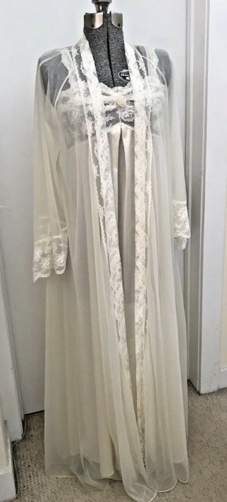Vintage Miss Elaine Ivory Lace Cascade Peignoir Nightgown And Robe Set M