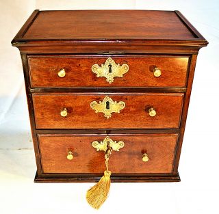18th Century " Apprentice Made " Miniature Chest Of Drawers With Key