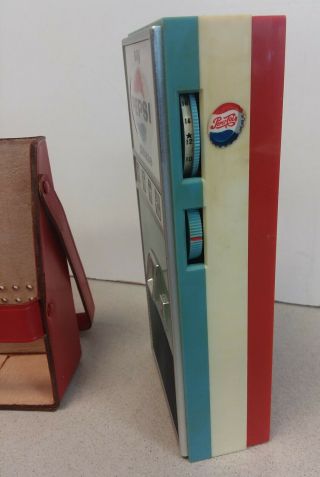 Vintage 1960s Pepsi - Cola Vending Machine Transistor Radio w/Box & Instructions 3