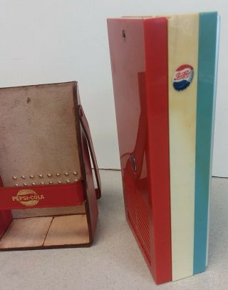 Vintage 1960s Pepsi - Cola Vending Machine Transistor Radio w/Box & Instructions 5