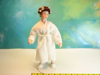 Dollhouse Miniatures Lady with Curlers & WhiteBathrobe Artisan 1/12 2