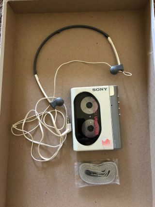 Vintage Sony Walkman WM - 70 White Portable Cassette Player 80s 2