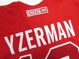 STEVE YZERMAN DETROIT RED WINGS AUTHENTIC VINTAGE CCM 6100 RED HOCKEY JERSEY 4