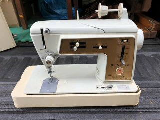 Vintage Singer Golden Touch And Sew Sewing Machine Deluxe Zig - Zag Model 620