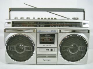 Sanyo M9935k Am - Fm - Sw Stereo Cassette Vintage Boombox