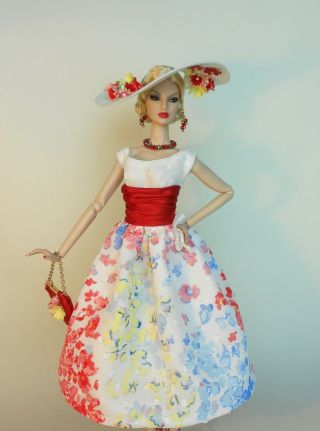 Fashion For Barbie / Fashion Royalty Dolls By Regina