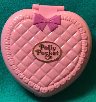 Polly Pocket Perfect Playroom Nursery Dolls Babies Babysitting 1994 Complete