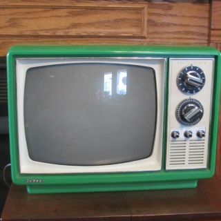 Vintage Green 1975 Quasar Model Xp3163mg Portable Tv