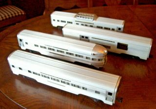 4 Vintage Lionel O Scale Aluminum Passenger Cars 2530,  2531,  2532,  & 2534