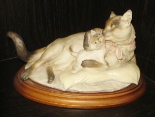 Vintage Italy G.  Armani Capodimonte Cat Figurine Siamese Mother Design
