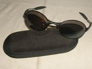 Vintage Oakley T - Wire Gen.  1 Black/black Oval Sunglasses W/case Gorgeous