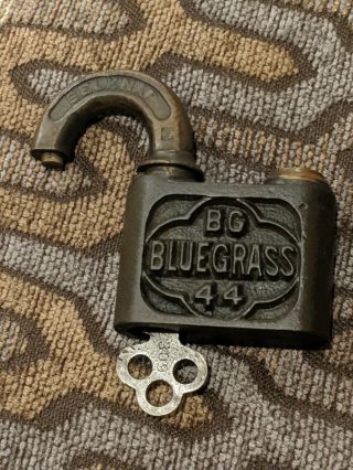 Vintage Belknap Louisville Blue Grass BG44 Padlock Lock with Key 3