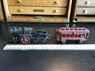 Hubley Antique Cast Iron Train Locomotive/tender And Pullman Car
