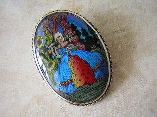 ART DECO BUTTERFLY WING & SILVER BROOCH PIN CRINOLINE LADY SEWING IN GARDEN 8