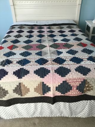 Exceptional Courthouse Steps Log Cabin Antique Vintage Quilt - Graphic