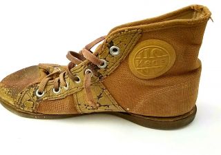 C1920 Us Keds Canvas High - Top Basketball Sneaker Right Shoe Great For Display