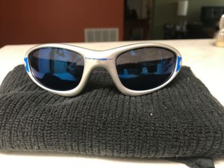 Vintage Oakley Pre - Owned Straight Jacket Blue Flames Sunglasses - Made In Usa