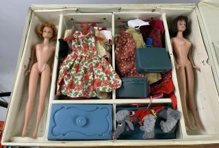 Vintage Barbie 1958 Midge And Barbie With Clothes And Carrying Case