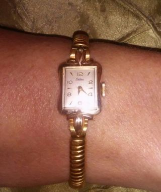 Ladies Vintage Solid 21k Certina Wristwatch ( (502))