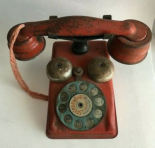 Vintage Metal Toy Phone The Gong Bell Mfg.  Co.  East Hampton,  Conn.  7x6x4 " Red