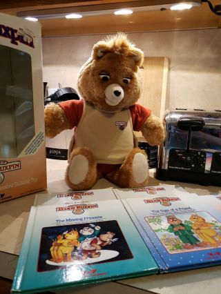 Teddy Ruxpin - VINTAGE - 1985 and tapes with books 2