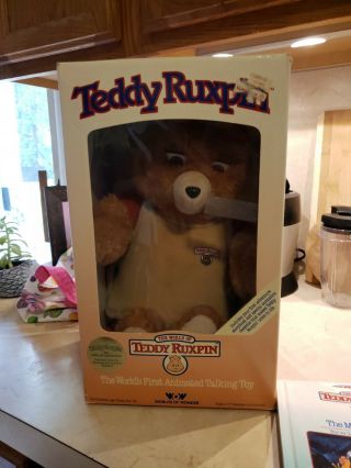 Teddy Ruxpin - VINTAGE - 1985 and tapes with books 8