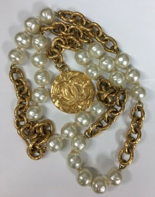 Authentic Rare Vintage Chanel CC Logo Gold Round Necklace Pendant Chain 2