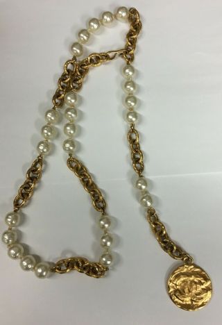 Authentic Rare Vintage Chanel CC Logo Gold Round Necklace Pendant Chain 3