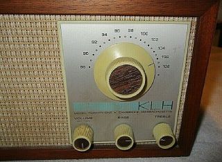 1960s Vintage KLH Model Twenty One 21 FM Table Radio Walnut Cabinet - 2