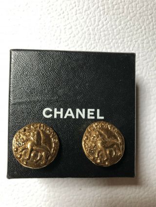 Rare Signed Authentic 2 CC 3 Chanel Gold Clip On earrings horse motif vintage 2