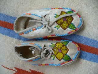 Vintage Native American Indian Beaded Leather Children Moccasins