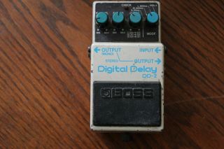 Boss Dd - 2 Digital Delay Vintage 1984 Guitar Effects Pedal - Mij Dd2