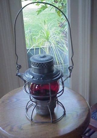 Vintage B & O Railroad Lantern With Red Emossed B & O Globe