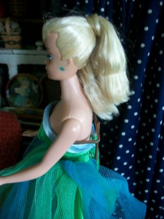 Vintage Blonde Swirl Ponytail Barbie Doll With Case 2
