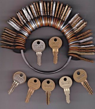 91 Vintage Illinois Lock Co.  Duo Keys For Slot Machines & Vending Machines