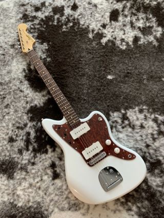 Squier Vintage Modified Jazzmaster Electric Guitar Olympic White Duncan Pickups