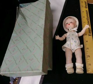 VINTAGE MADAME ALEXANDER KINS TOSCA 500 DOLL W/ OUTFIT,  HEAD MOVES,  7. 6