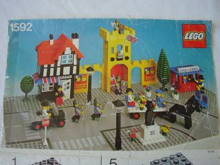 Lego 1592 Town Square Castle Scene - 100 Complete Vintage & Very Rare 1980
