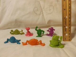 RARE vintage hard plastic set of FREAKIES cereal toys premiums prizes 5