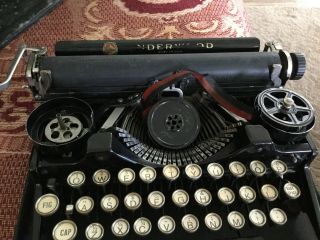 Vintage Underwood Portable Typewriter 5