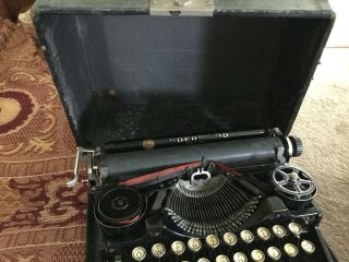 Vintage Underwood Portable Typewriter 8