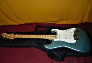 Rare Color 2002 Blue Frost Mist Mim Fender Stratocaster Electric Guitar