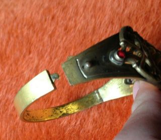Antique Edwardian Gold Toned Lions Head Hinged Bangle Bracelet rhinestones 7