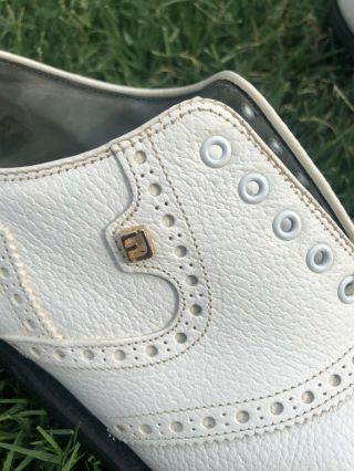Vintage FootJoy Classics mens white 9.  5D leather golf shoes style 51409 2