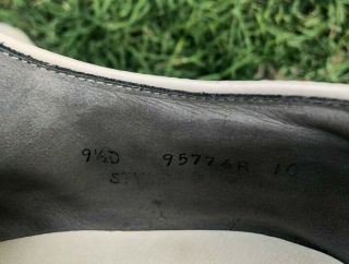 Vintage FootJoy Classics mens white 9.  5D leather golf shoes style 51409 4