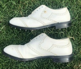 Vintage FootJoy Classics mens white 9.  5D leather golf shoes style 51409 6