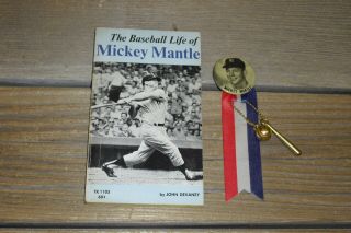 Vintage 1950 ' s Mickey Mantle York Yankee PM10 Pin,  Paperback Copyright 1969 8