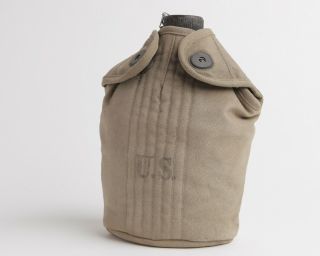 Vintage G & R Co US Military Canteen with Canvas Cover,  SM Co.  1945 U.  S.  WWII 6