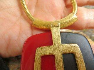 Vintage RUNWAY Modernist Trifari Snake Chain Lucite Pendant Necklace Lanvin Era 5