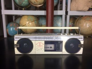 Sharp Qt - 70 Vintage 80s Mini Boombox Ghettoblaster Radio White